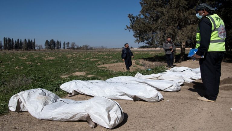 SYRIA-CONFLICT-RAQA-GRAVES