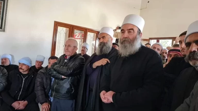 الأعمى فقط من يسأل عن مطالب الناس بعد هذا الظلم