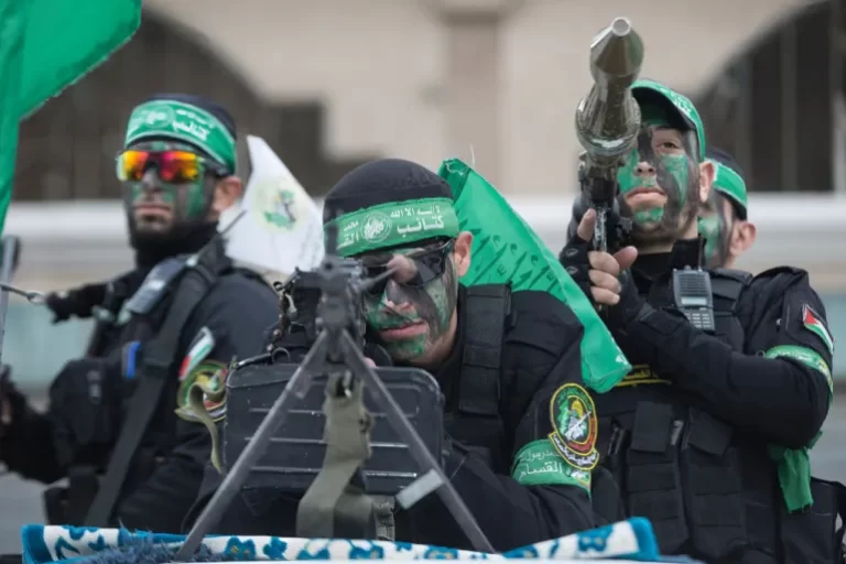 دعوات لإفناء حماس وهجوم لافت على مصر