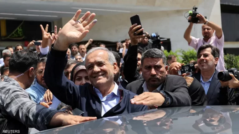 إيران.. ملفات ساخنة أمام بزشكيان