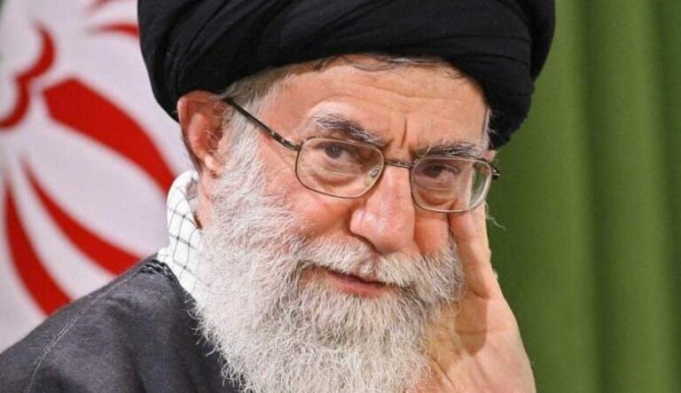 خامنئي يعلق على ضعف المشاركة في الانتخابات الرئاسية