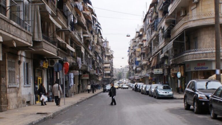 أزمة المواصلات تتفاقم في حلب.. تقليص الرحلات الخارجية وتخفيض مازوت النقل الداخلي