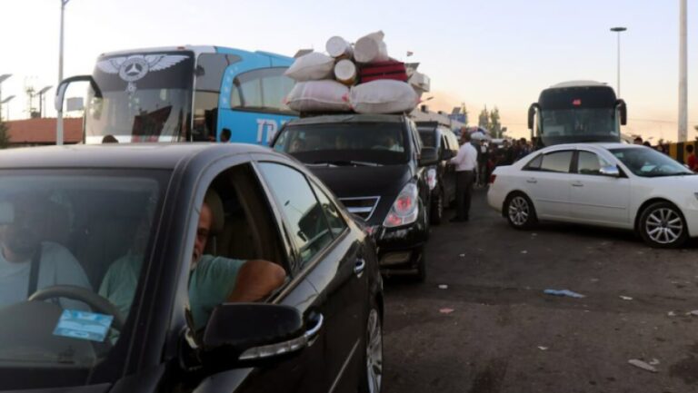 عودة 1104 عائلات من لبنان إلى مناطق سيطرة النظام في ريف إدلب