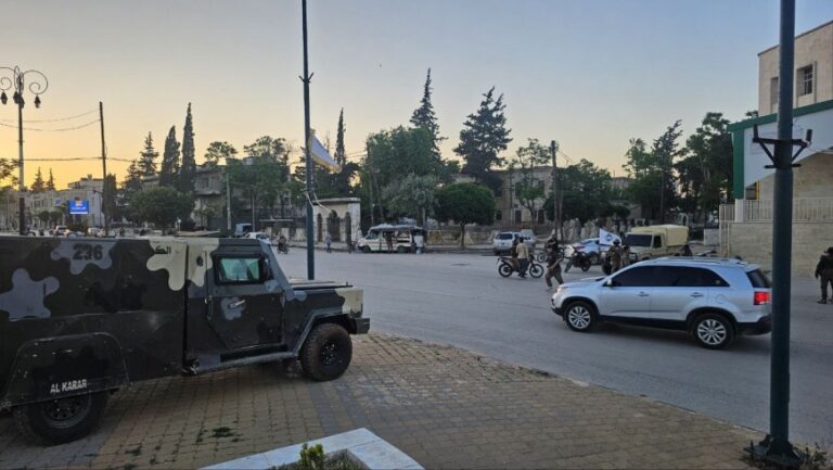 استنفار أمني في إدلب تزامناً مع مظاهرات جديدة تطالب بإسقاط الجولاني