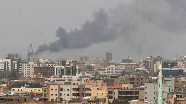 Plumes of smoke rise during clashes between the paramilitary Rapid Support Forces and the army in Khartoum