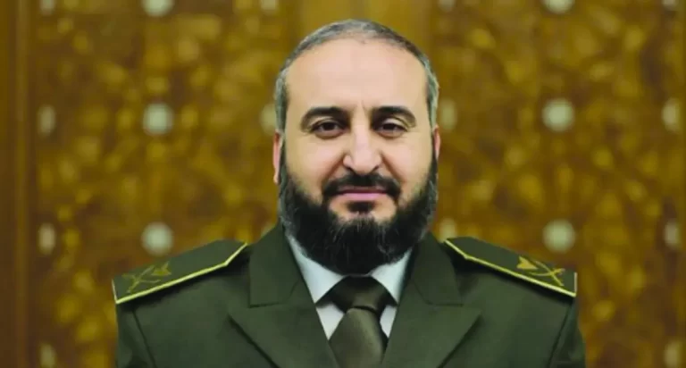 وزير الدفاع السوري نعمل على ترميم الفجوة بين القوات المسلحة والشعب