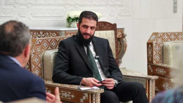 الرئيس السوري أحمد الشرع يستقبل وزير الخارجية القبرصي