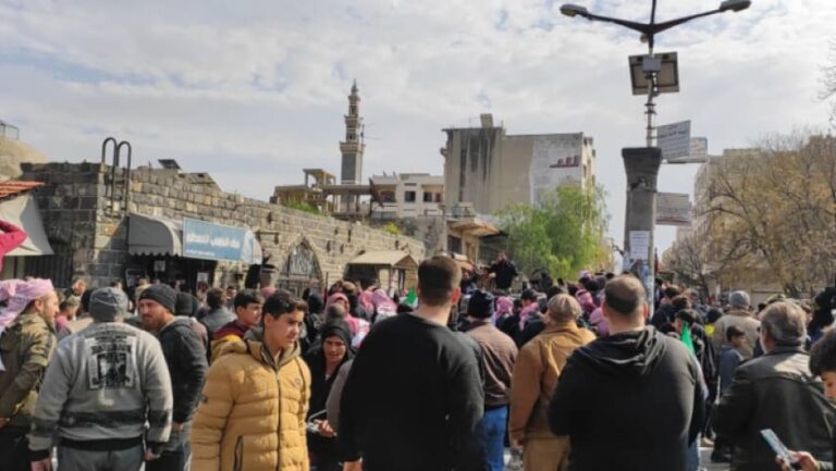 مظاهرة في مدينة سلمية رفضاً للخطاب الطائفي وتضامنا مع الدولة