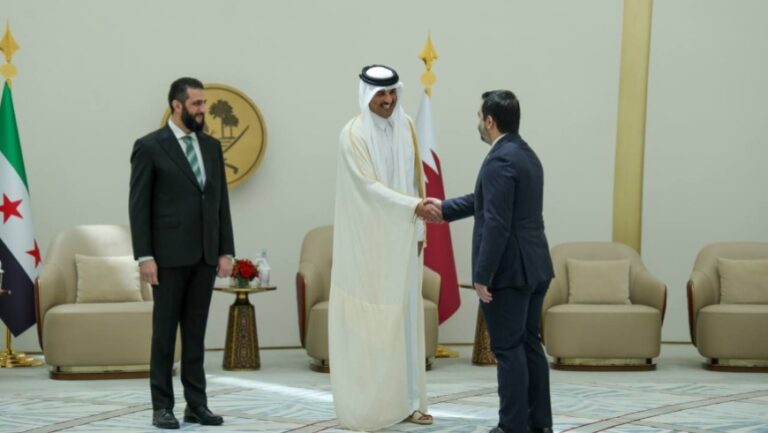 خلال زيارة إلى واشنطن.. قطر تبحث رفع العقوبات عن سوريا وتمويل الغاز