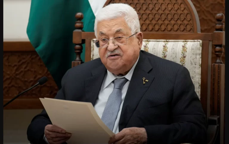 عباس يغيّر وجه السلطة الفلسطينية في أوج حرب البقاء