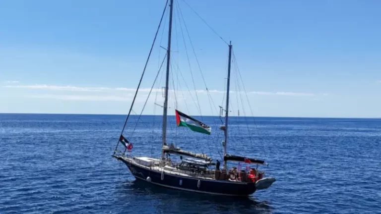 وزير الدفاع الإسرائيلي يأمر بمنع وصول سفينة كسر الحصار «مادلين» إلى غزة