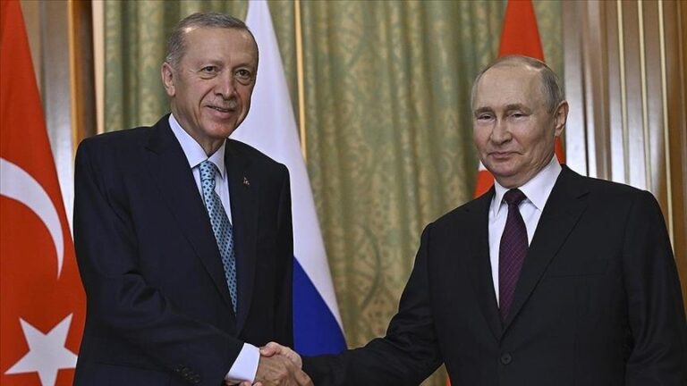 أردوغان وبوتين يبحثان نتائج قمة ألاسكا والعلاقات الثنائية
