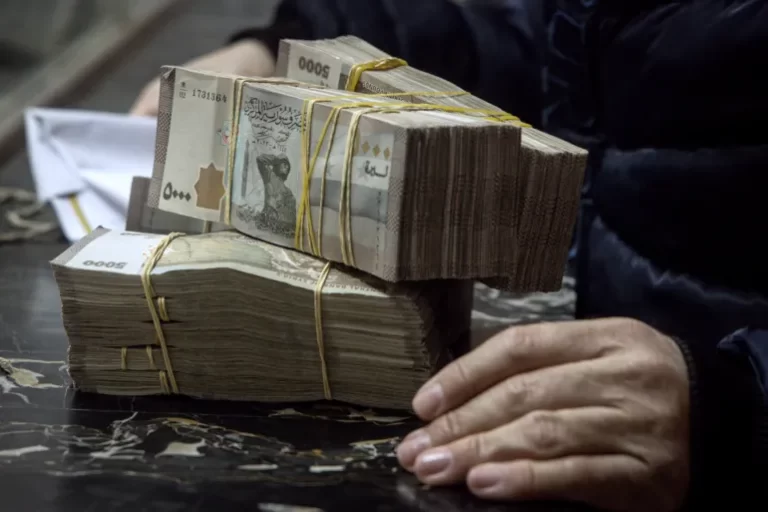 ارتفاع سعر صرف الليرة السورية مقابل الدولار