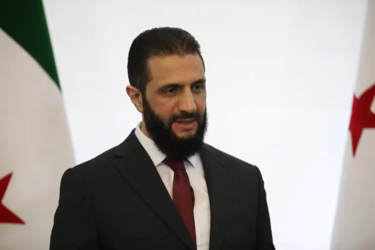 الخزانة الأميركية ترفع العقوبات عن الشرع وخطاب