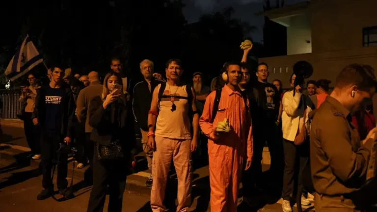 مظاهرات أمام منزل رئيس إسرائيل لا لبراءة نتنياهو
